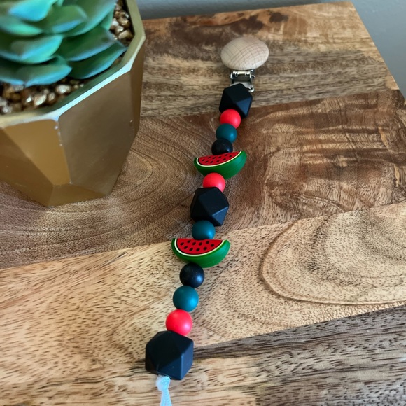 HANDMADE PACI CLIPS - Picture 5 of 8